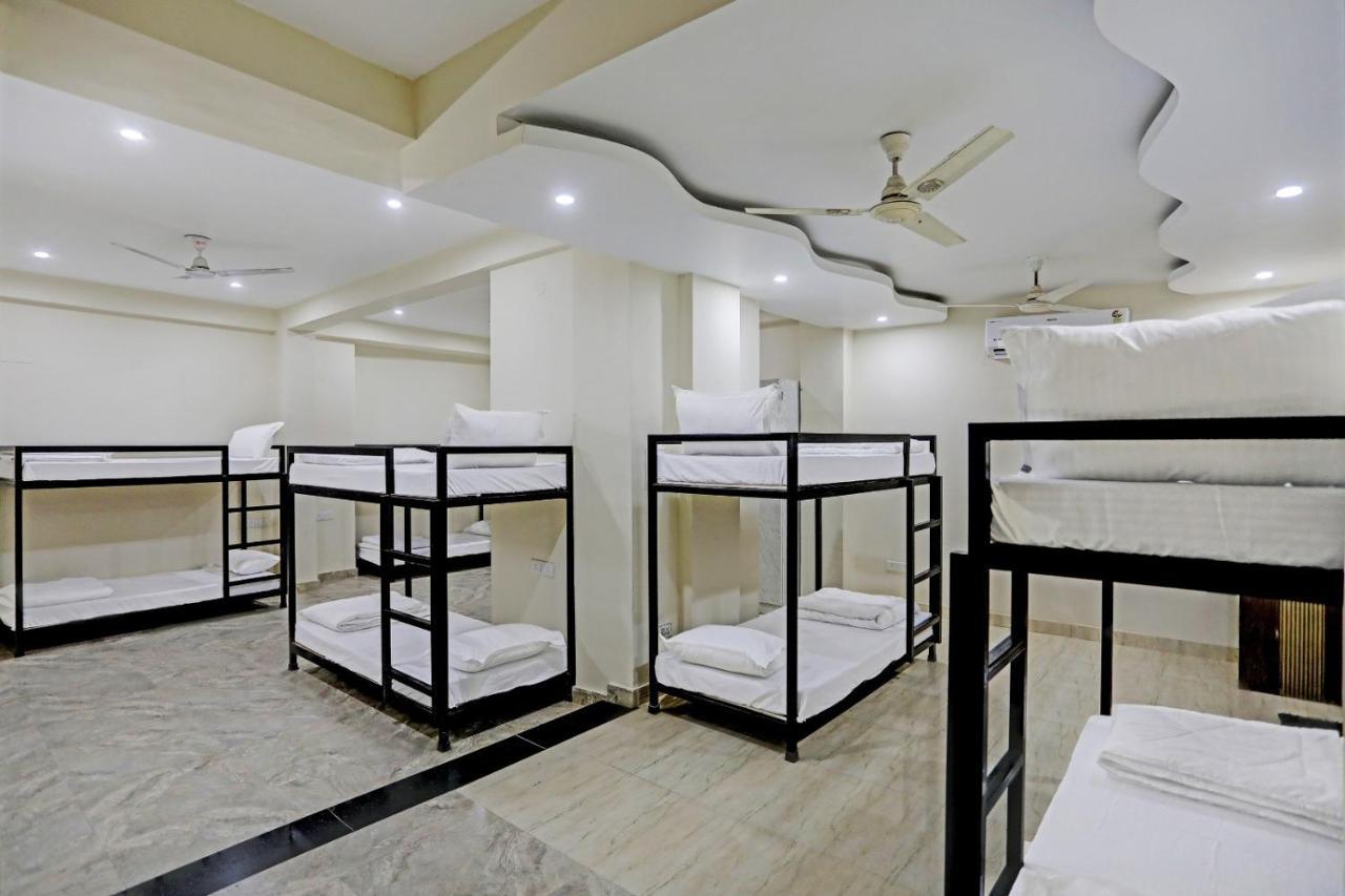 Hotel S B Inn-Near New Delhi Train Station Zewnętrze zdjęcie