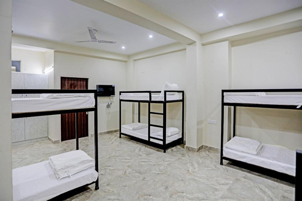Hotel S B Inn-Near New Delhi Train Station Zewnętrze zdjęcie