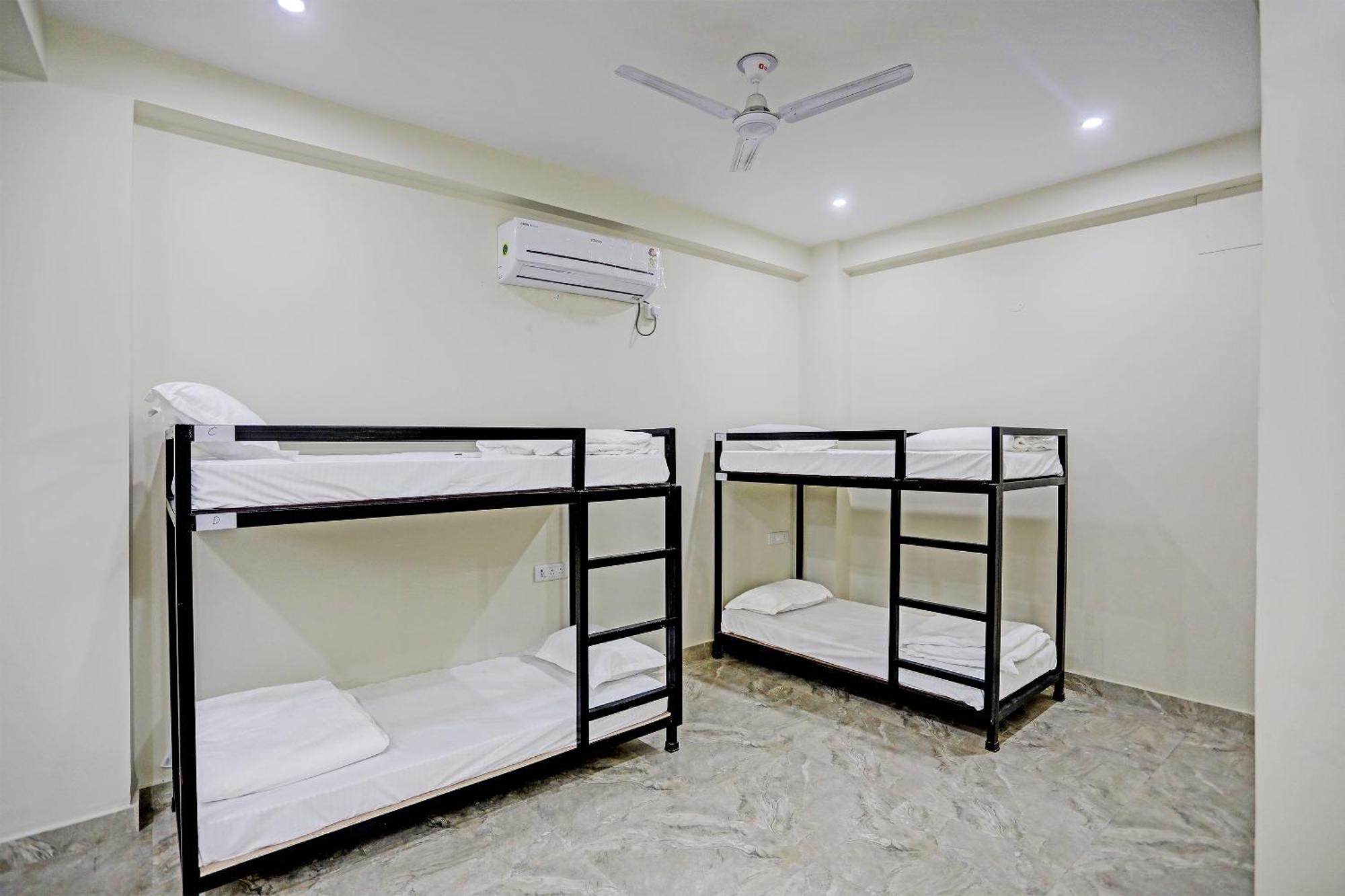 Hotel S B Inn-Near New Delhi Train Station Zewnętrze zdjęcie