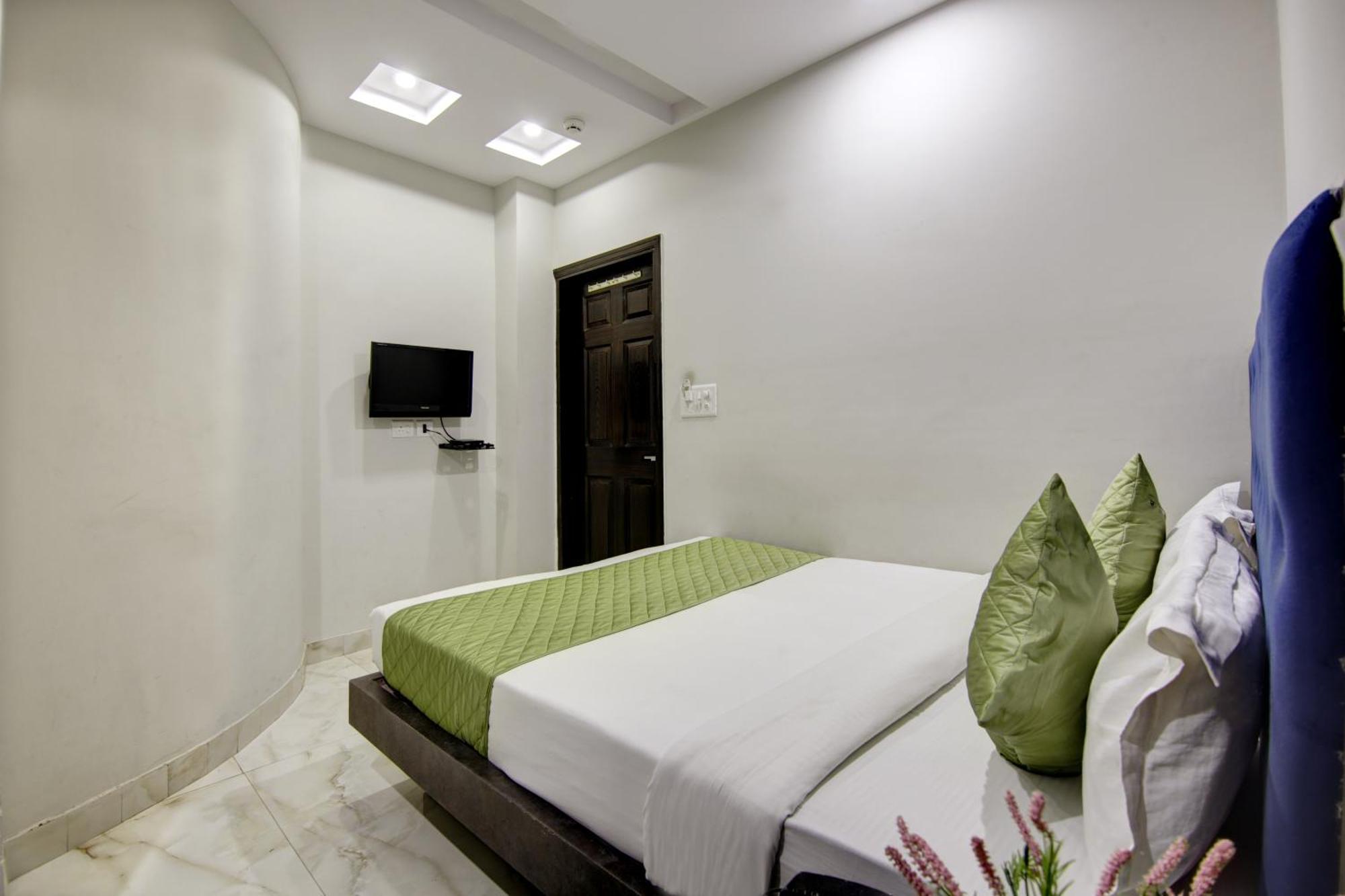 Hotel S B Inn-Near New Delhi Train Station Zewnętrze zdjęcie