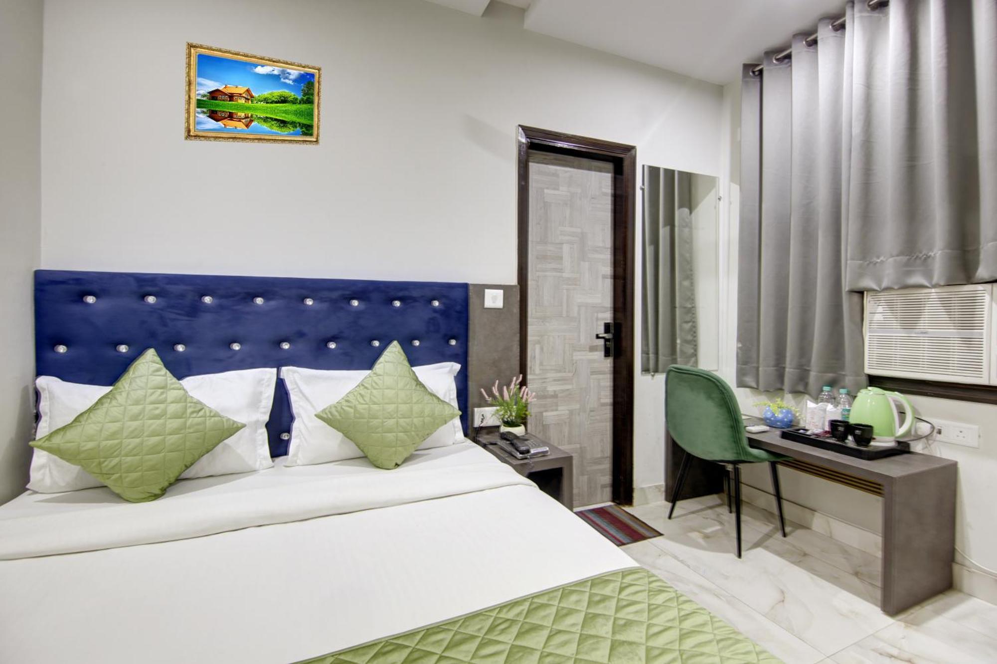 Hotel S B Inn-Near New Delhi Train Station Zewnętrze zdjęcie