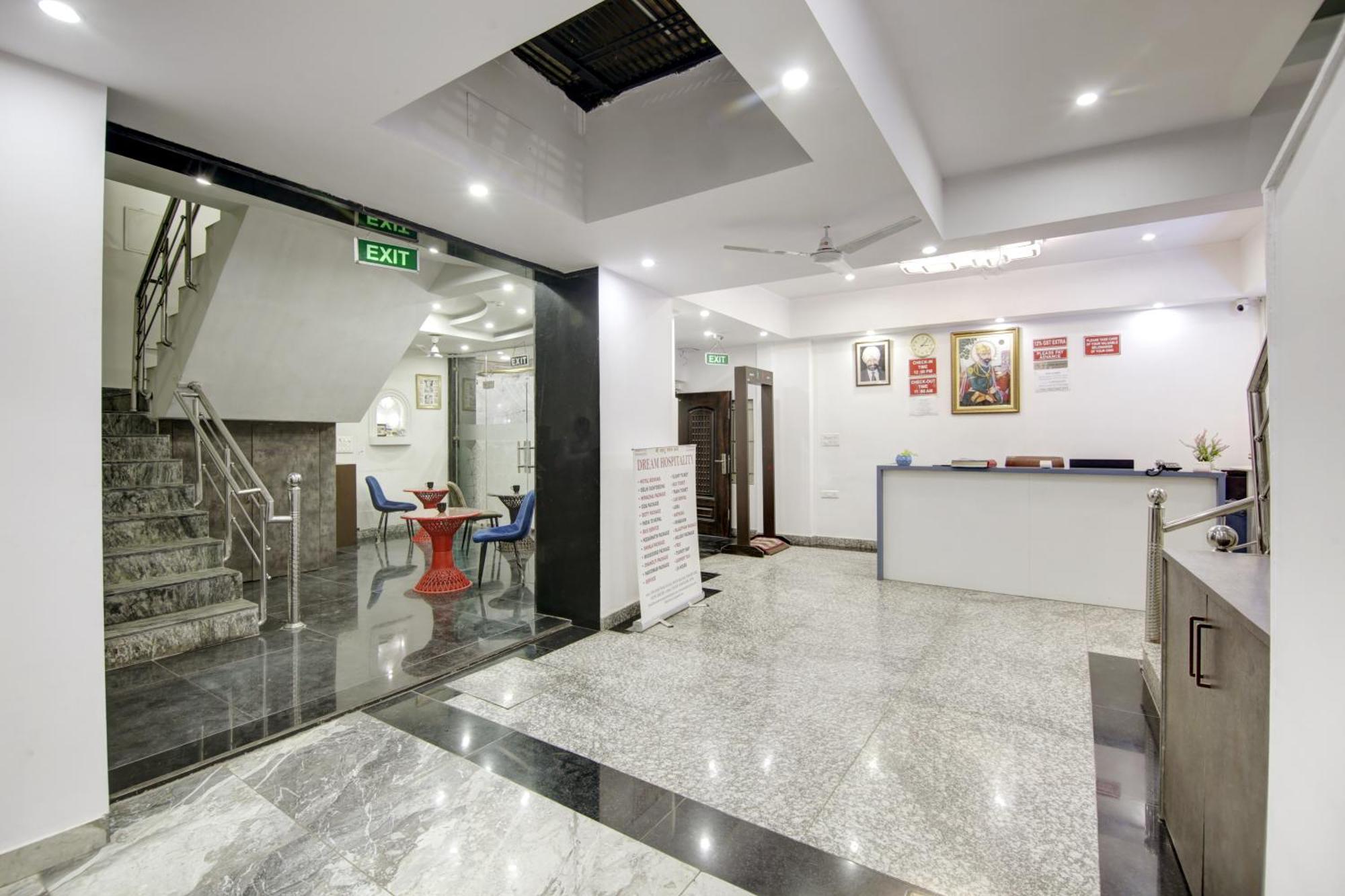 Hotel S B Inn-Near New Delhi Train Station Zewnętrze zdjęcie
