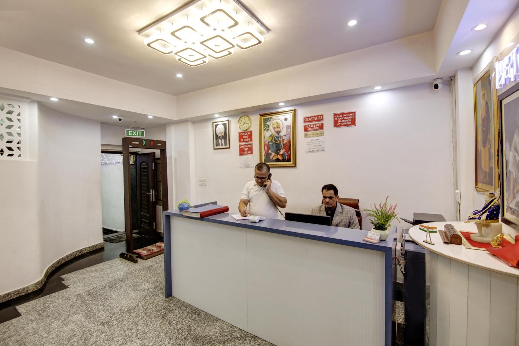 Hotel S B Inn-Near New Delhi Train Station Zewnętrze zdjęcie