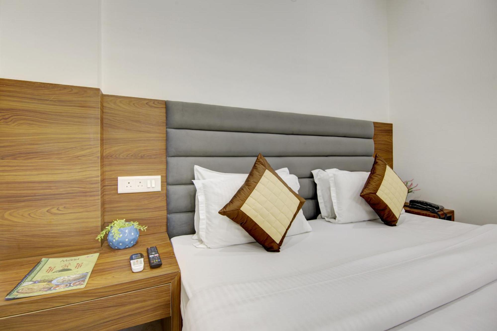 Hotel S B Inn-Near New Delhi Train Station Zewnętrze zdjęcie