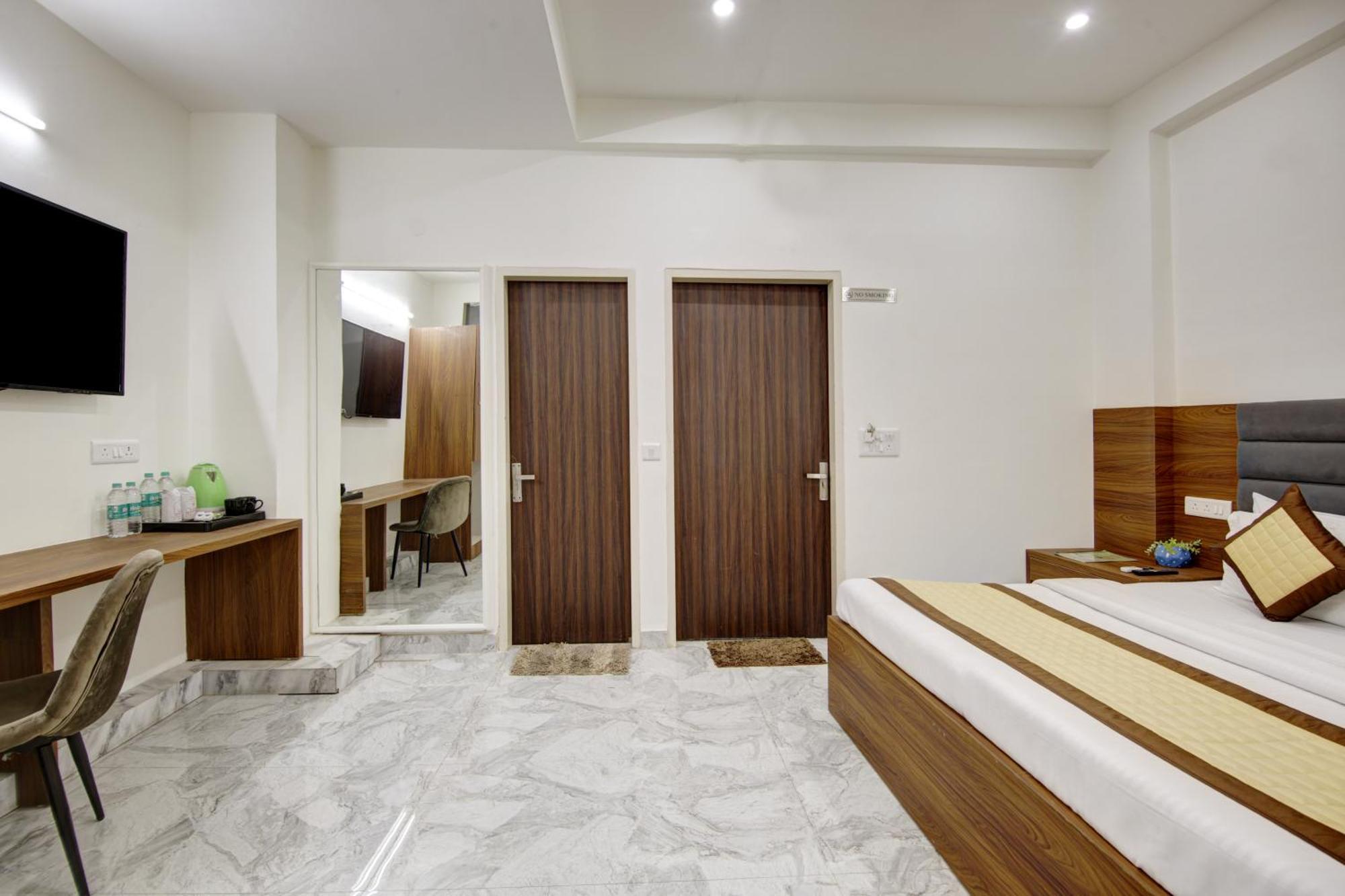 Hotel S B Inn-Near New Delhi Train Station Zewnętrze zdjęcie