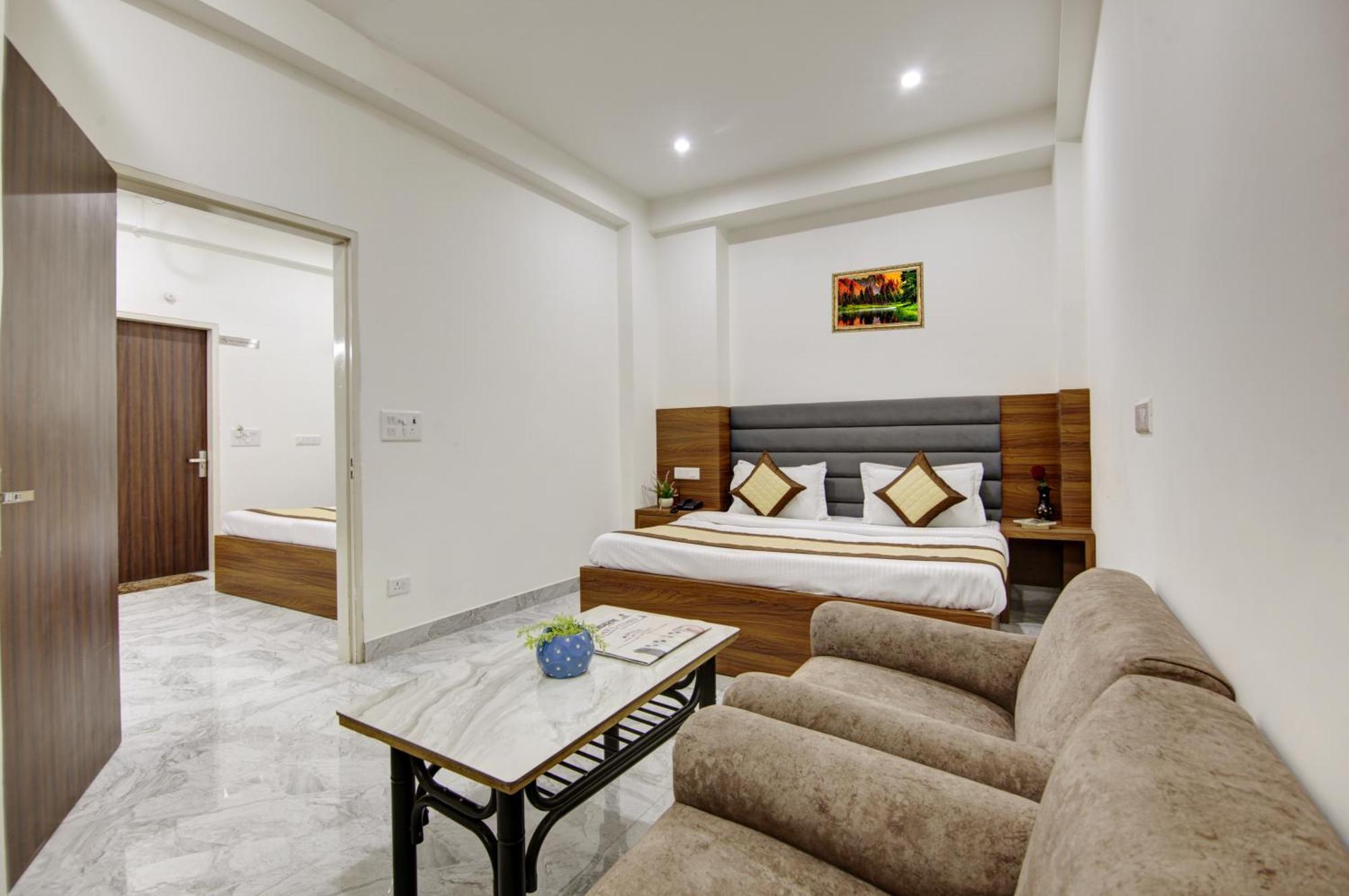 Hotel S B Inn-Near New Delhi Train Station Zewnętrze zdjęcie