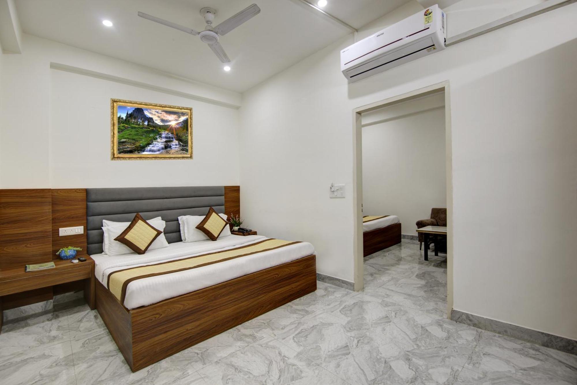 Hotel S B Inn-Near New Delhi Train Station Zewnętrze zdjęcie