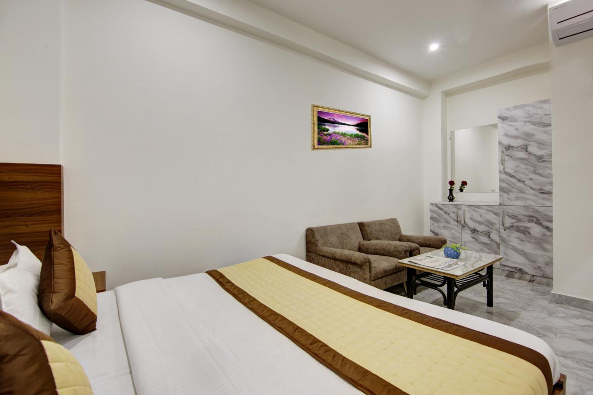 Hotel S B Inn-Near New Delhi Train Station Zewnętrze zdjęcie