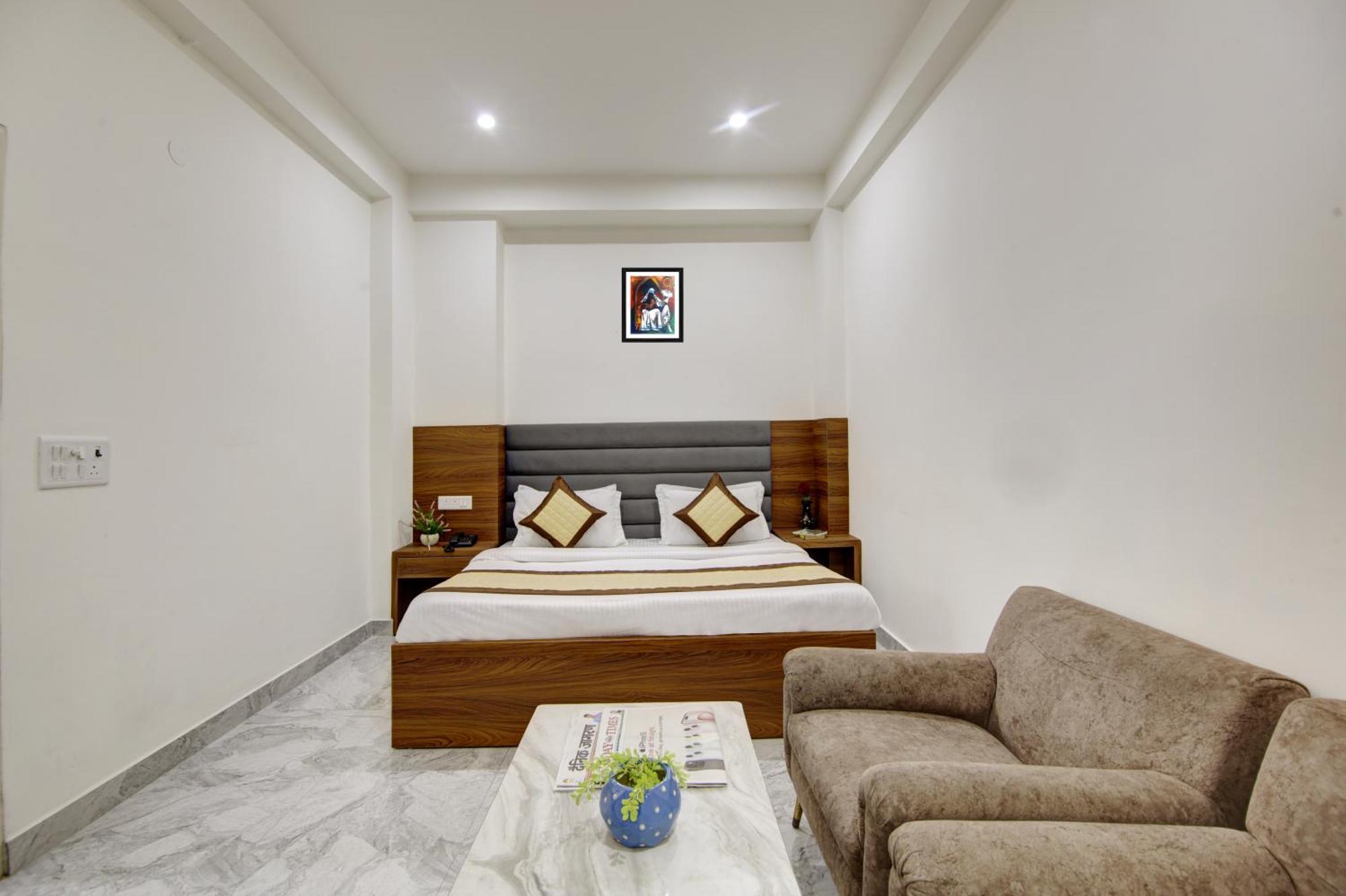Hotel S B Inn-Near New Delhi Train Station Zewnętrze zdjęcie