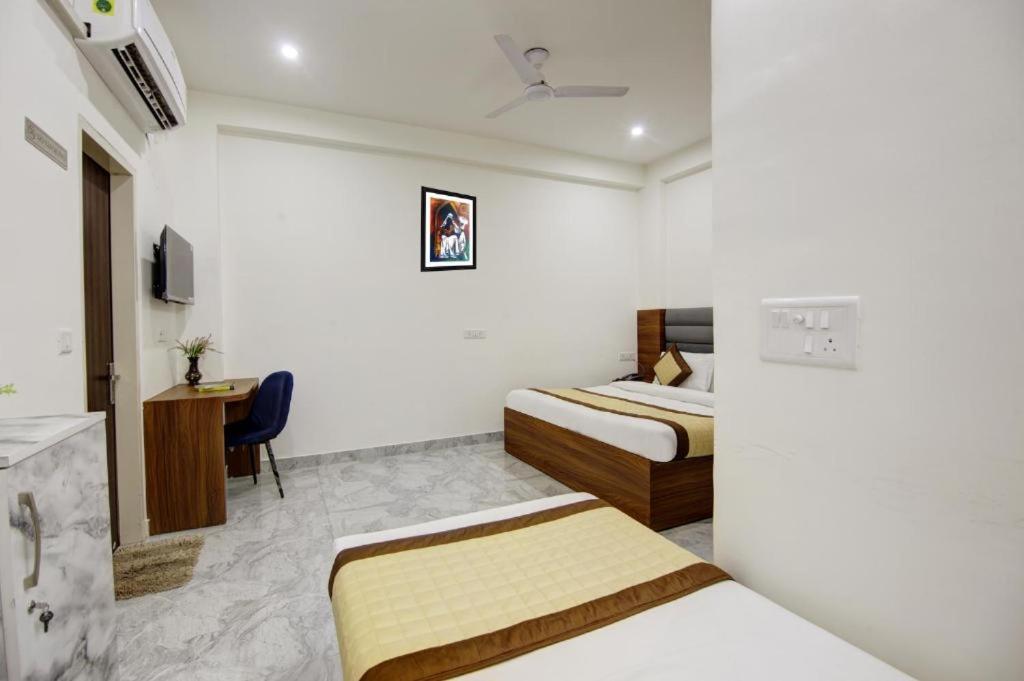 Hotel S B Inn-Near New Delhi Train Station Zewnętrze zdjęcie
